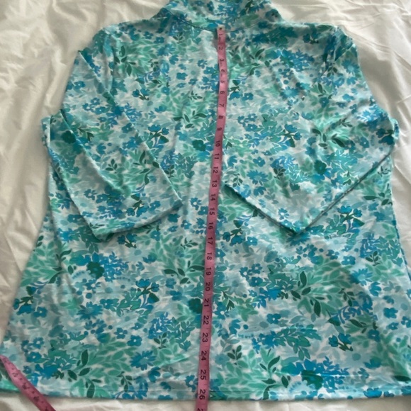 Croft & Barrow, size XXL, collared floral blouse, polyester & spandex blend. - Picture 10 of 10